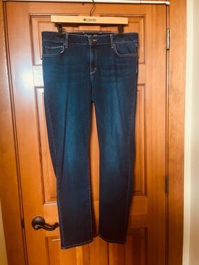 Women's Dark Blue Straight-Leg Jeans